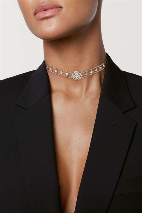 bouton chanel collier|bouton de camélia choker.